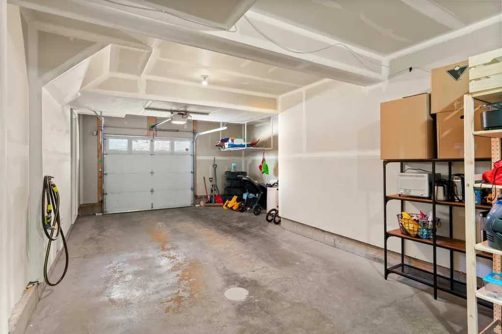 58 Evansview Road NW Calgary AB T3P 0L2
