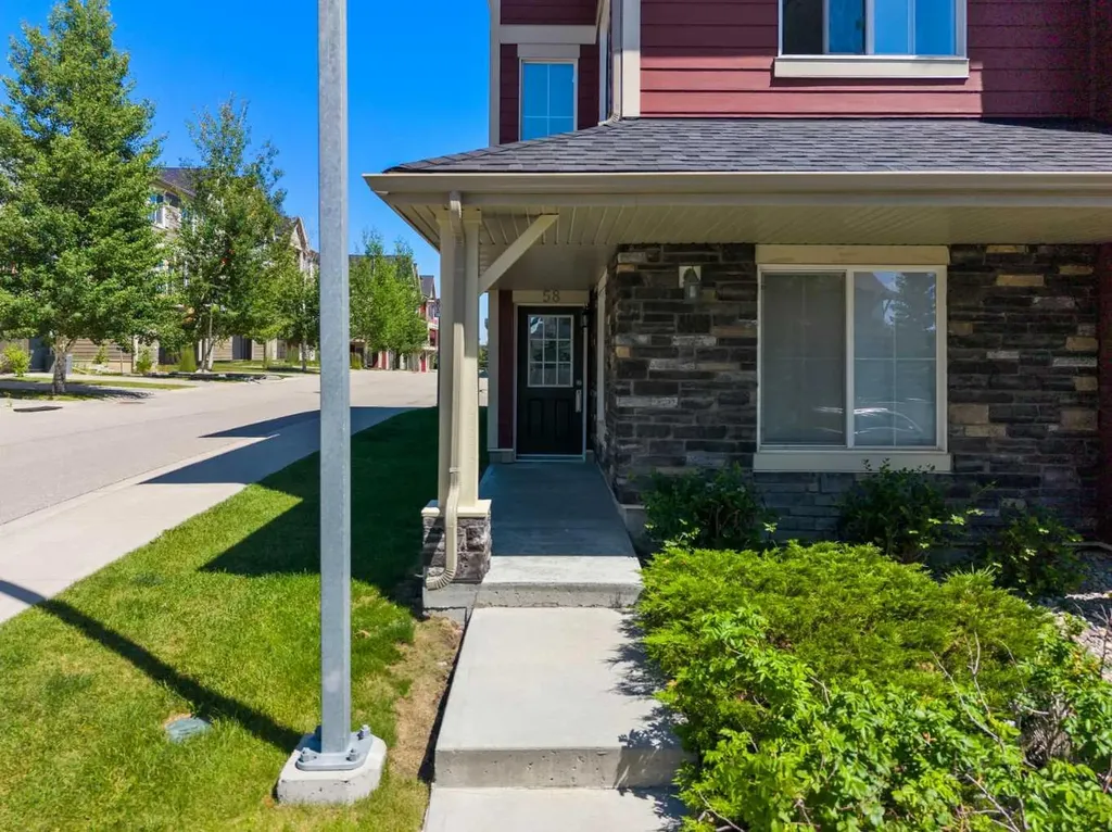 58 Evansview Road NW Calgary AB T3P 0L2