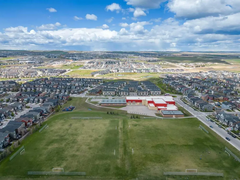 58 Evansview Road NW Calgary AB T3P 0L2
