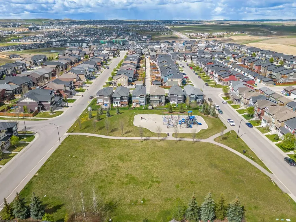58 Evansview Road NW Calgary AB T3P 0L2