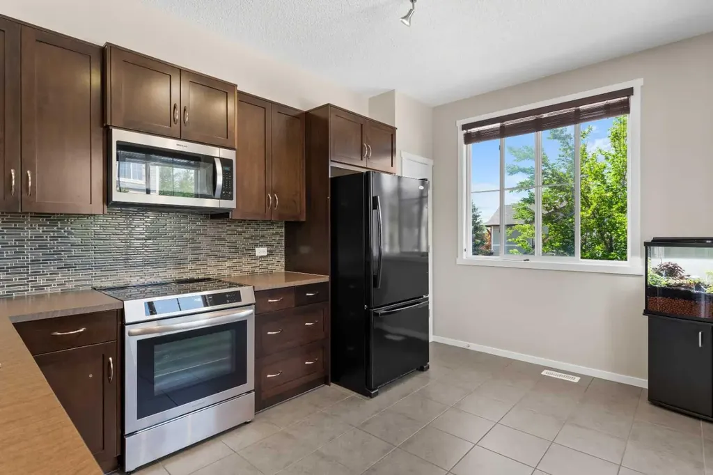 58 Evansview Road NW Calgary AB T3P 0L2