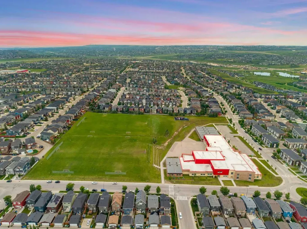 58 Evansview Road NW Calgary AB T3P 0L2