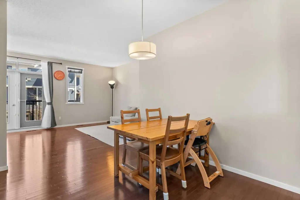 58 Evansview Road NW Calgary AB T3P 0L2