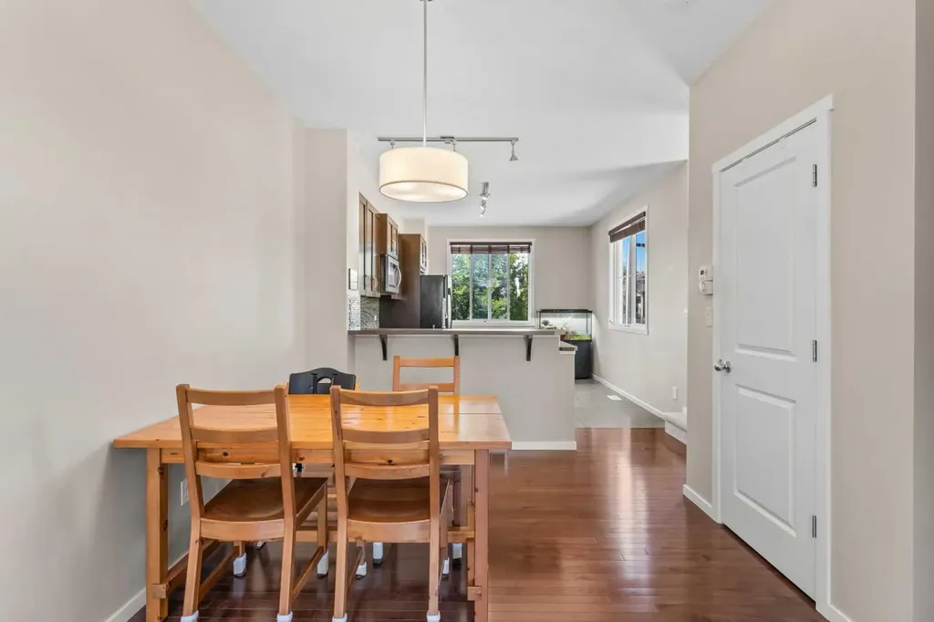 58 Evansview Road NW Calgary AB T3P 0L2