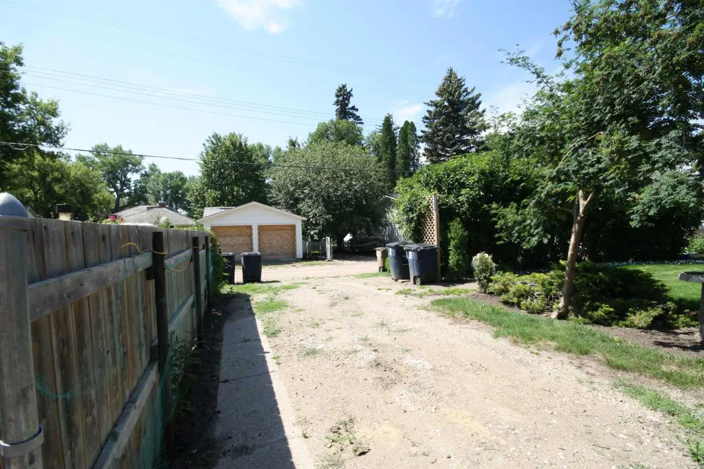 507 2 Avenue W Brooks AB T1R 0A9