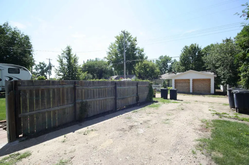 507 2 Avenue W Brooks AB T1R 0A9