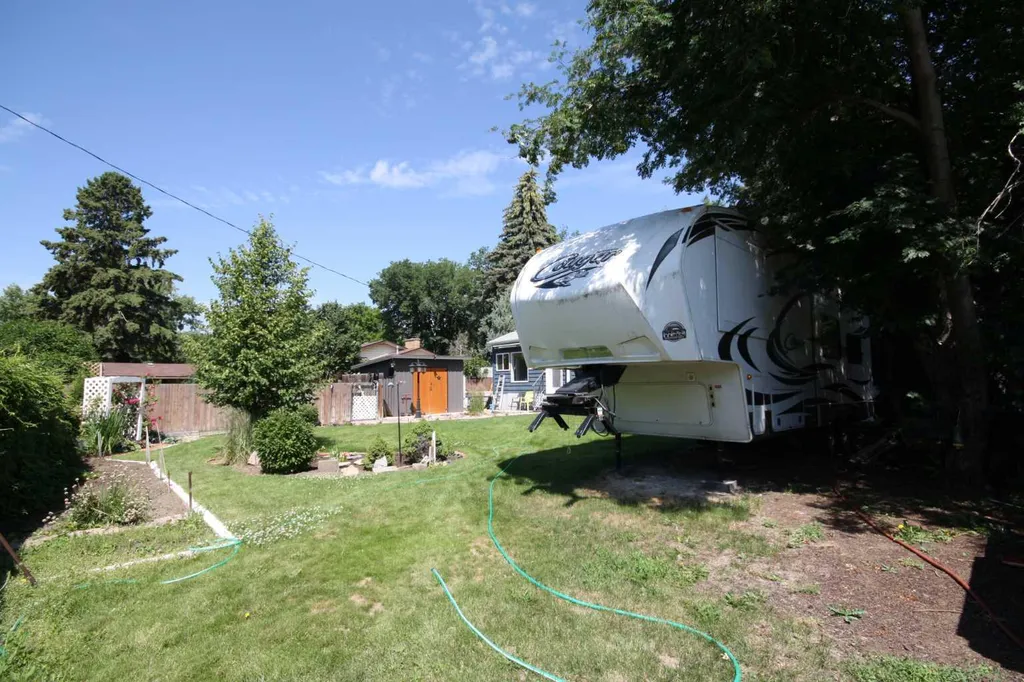507 2 Avenue W Brooks AB T1R 0A9