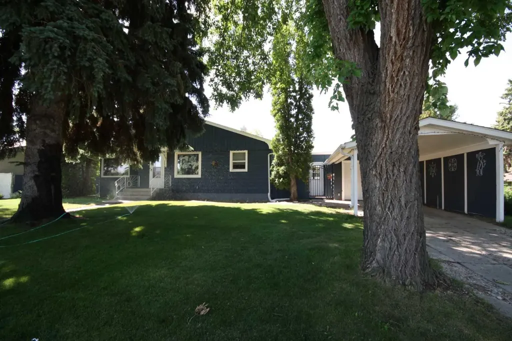 507 2 Avenue W Brooks AB T1R 0A9