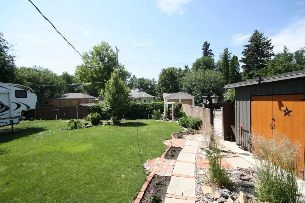 507 2 Avenue W Brooks AB T1R 0A9