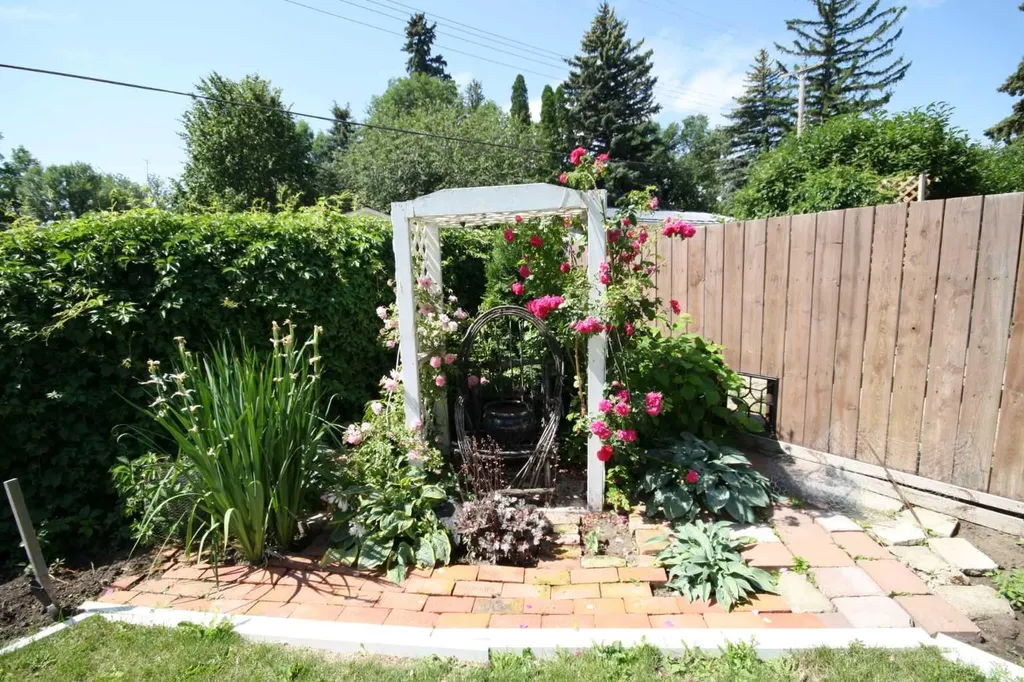 507 2 Avenue W Brooks AB T1R 0A9