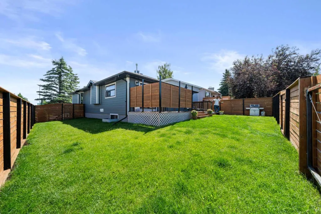 49 Sunlake Road SE Calgary AB T2X 3G8
