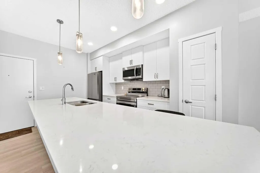 33 Carringham Gate NW Calgary AB T3P 2H6