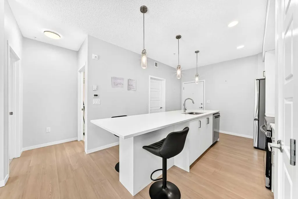 33 Carringham Gate NW Calgary AB T3P 2H6