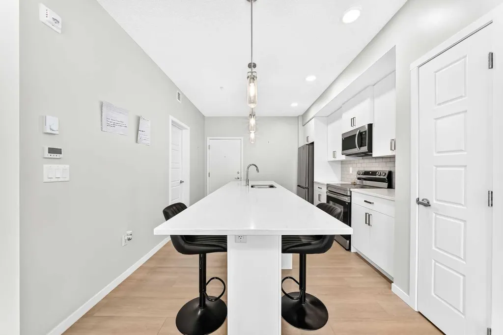 33 Carringham Gate NW Calgary AB T3P 2H6