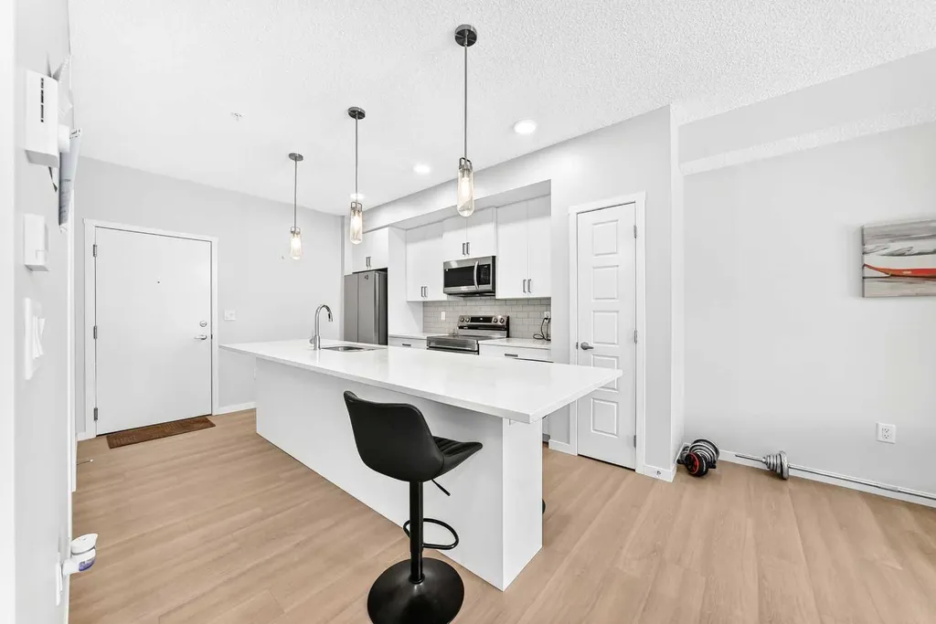 33 Carringham Gate NW Calgary AB T3P 2H6