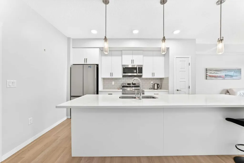 33 Carringham Gate NW Calgary AB T3P 2H6