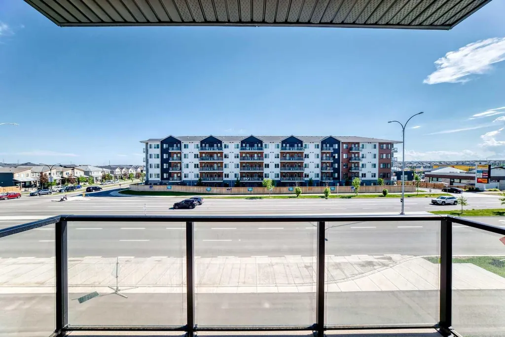 33 Carringham Gate NW Calgary AB T3P 2H6