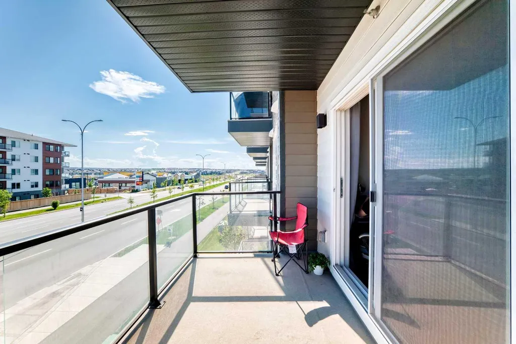 33 Carringham Gate NW Calgary AB T3P 2H6