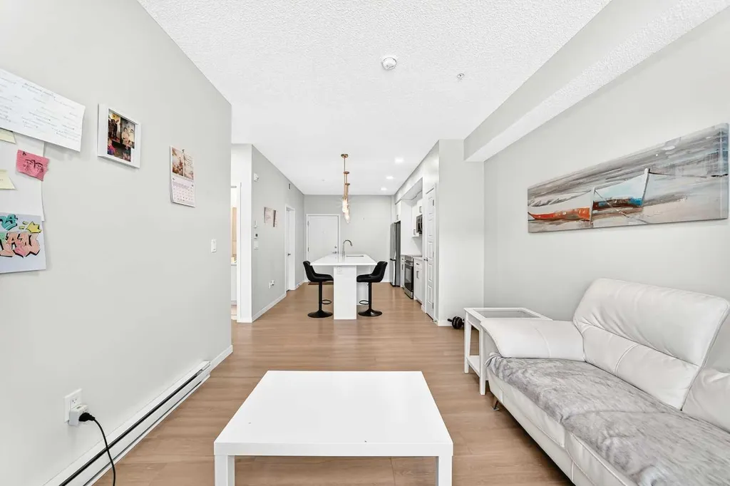 33 Carringham Gate NW Calgary AB T3P 2H6