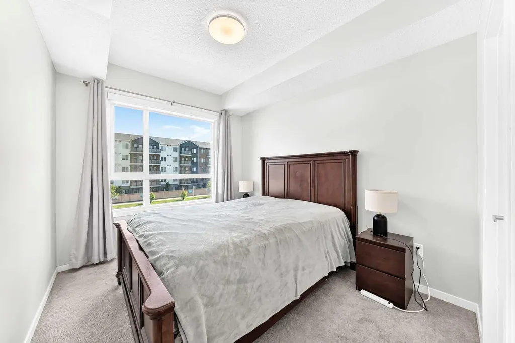 33 Carringham Gate NW Calgary AB T3P 2H6