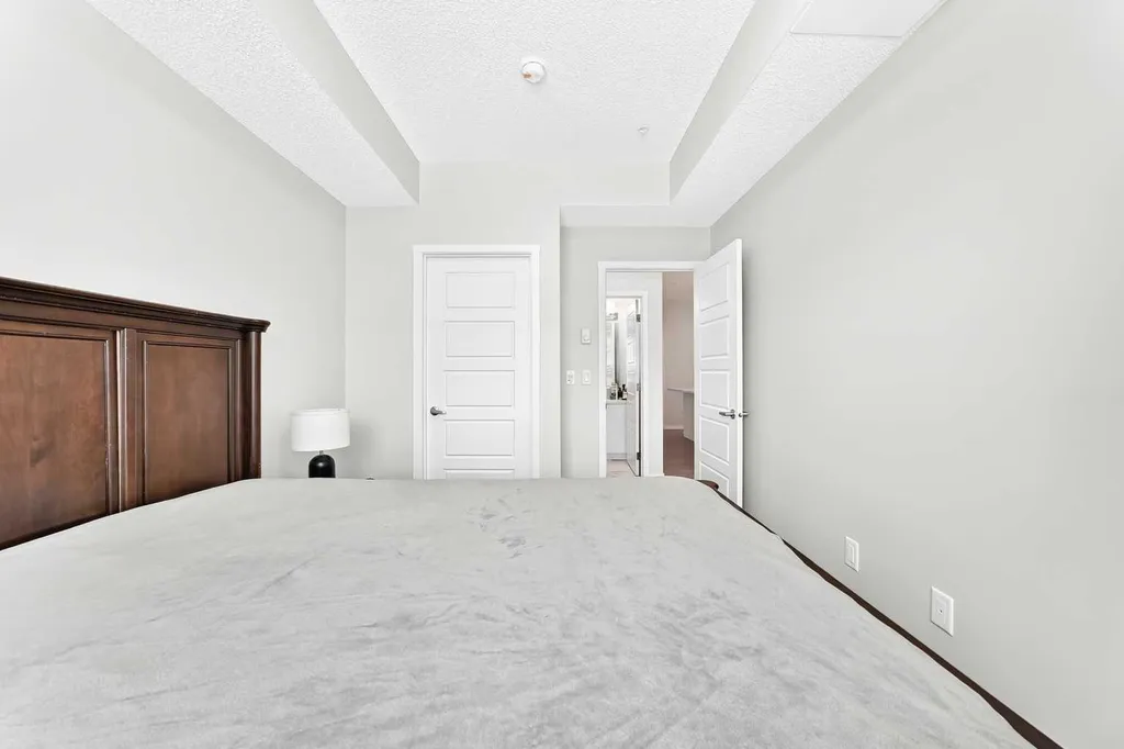 33 Carringham Gate NW Calgary AB T3P 2H6