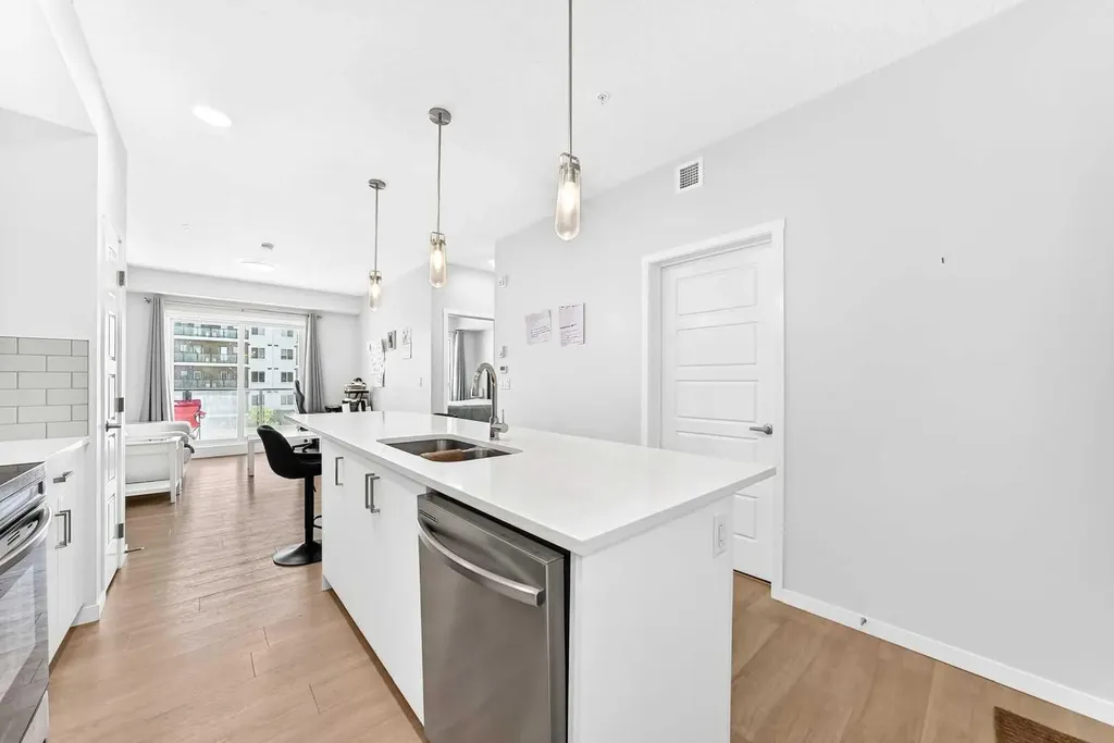 33 Carringham Gate NW Calgary AB T3P 2H6