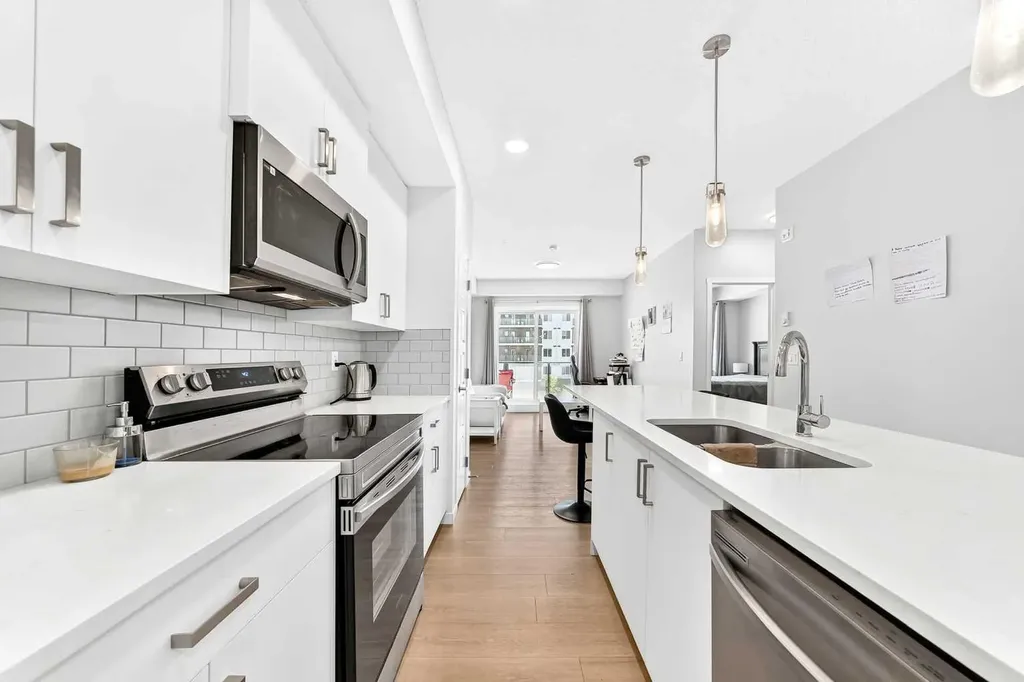 33 Carringham Gate NW Calgary AB T3P 2H6