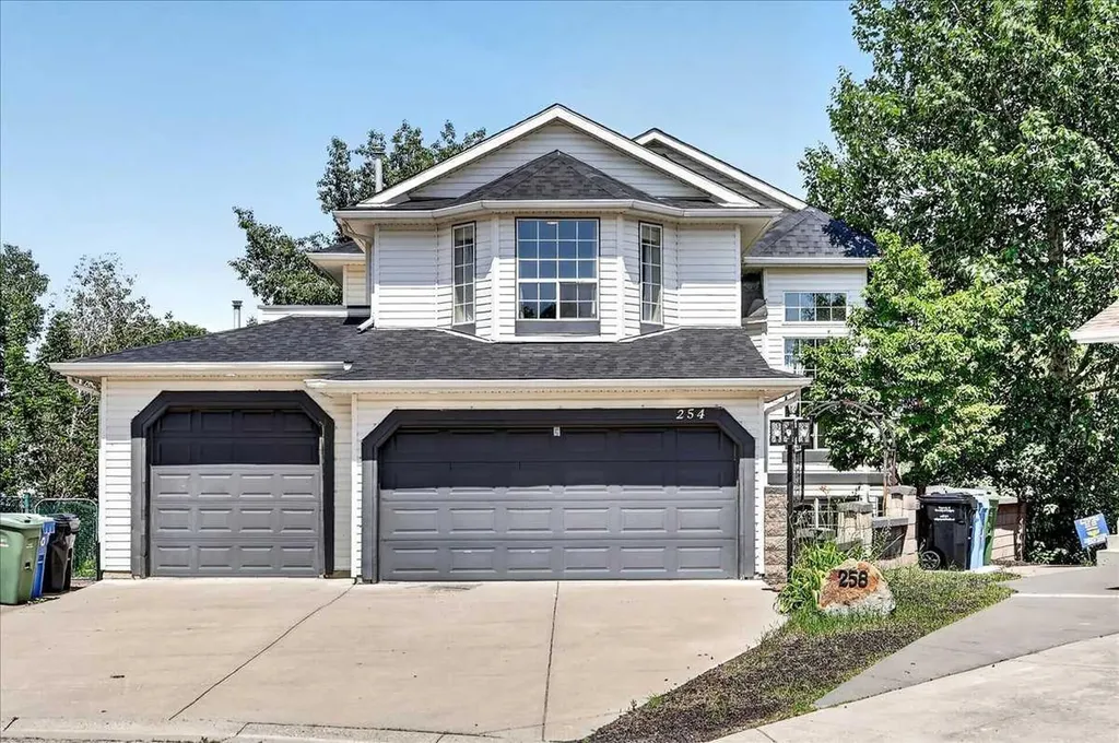 254 Douglas Glen Heath SE Calgary AB T2Z 2N1