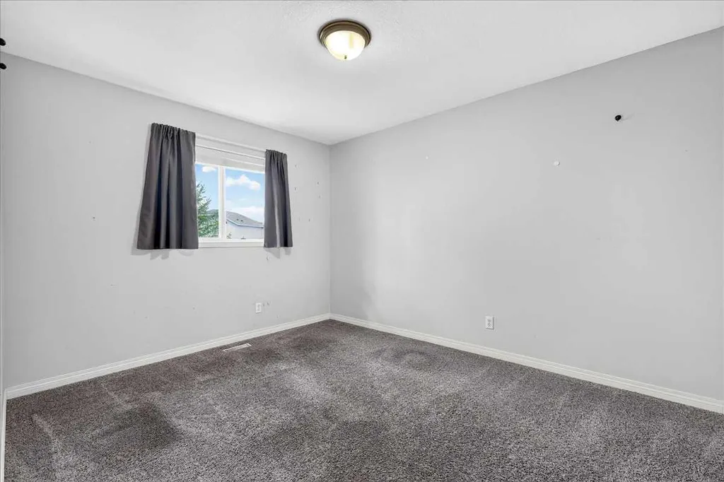 254 Douglas Glen Heath SE Calgary AB T2Z 2N1