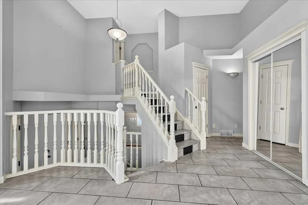 254 Douglas Glen Heath SE Calgary AB T2Z 2N1