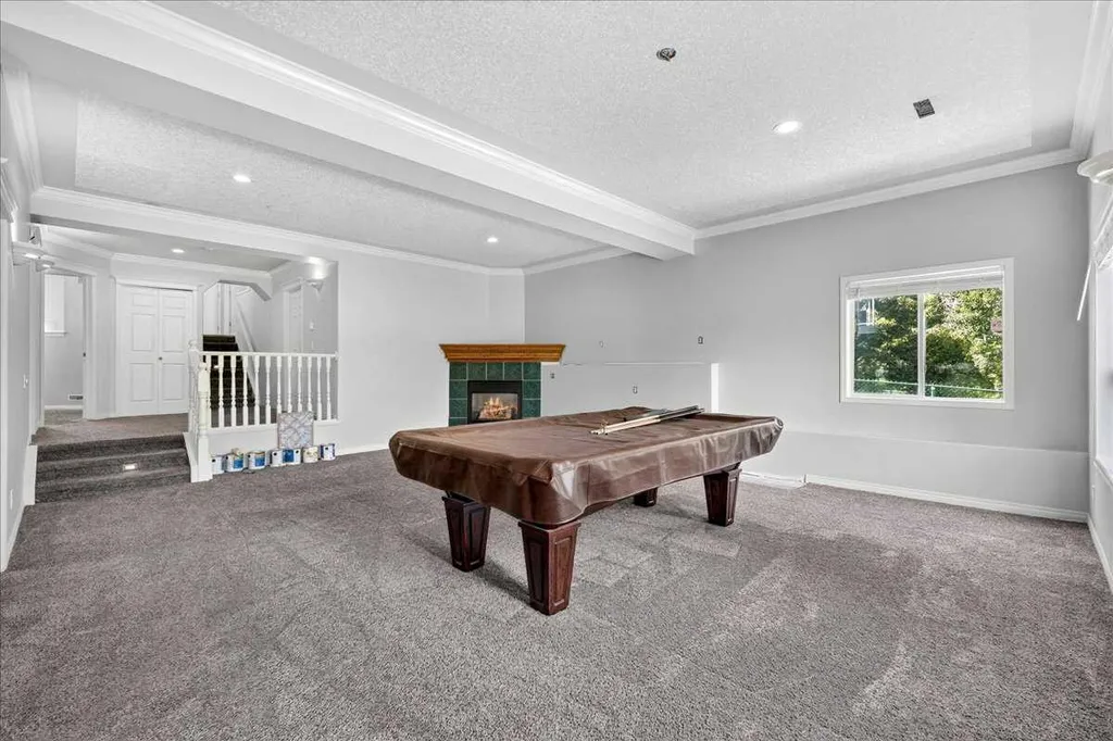 254 Douglas Glen Heath SE Calgary AB T2Z 2N1