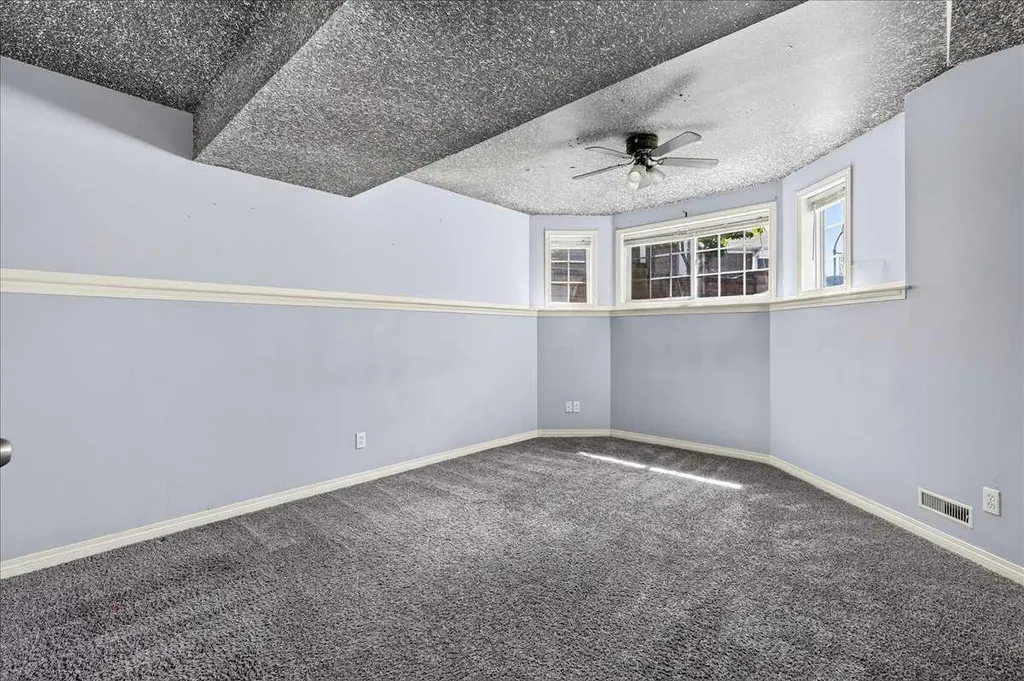 254 Douglas Glen Heath SE Calgary AB T2Z 2N1