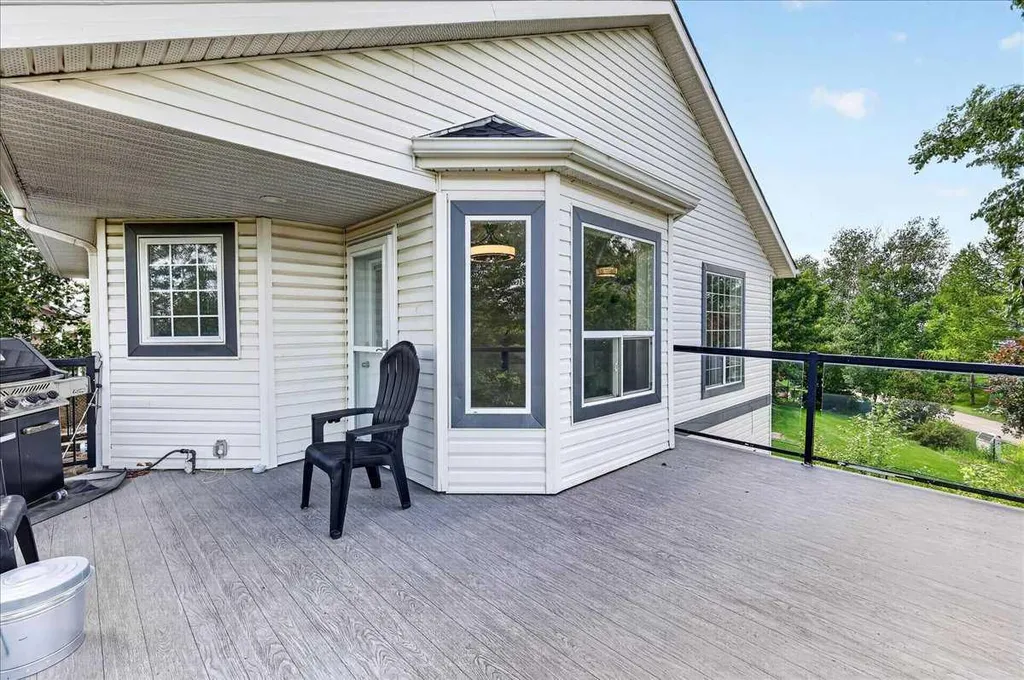 254 Douglas Glen Heath SE Calgary AB T2Z 2N1