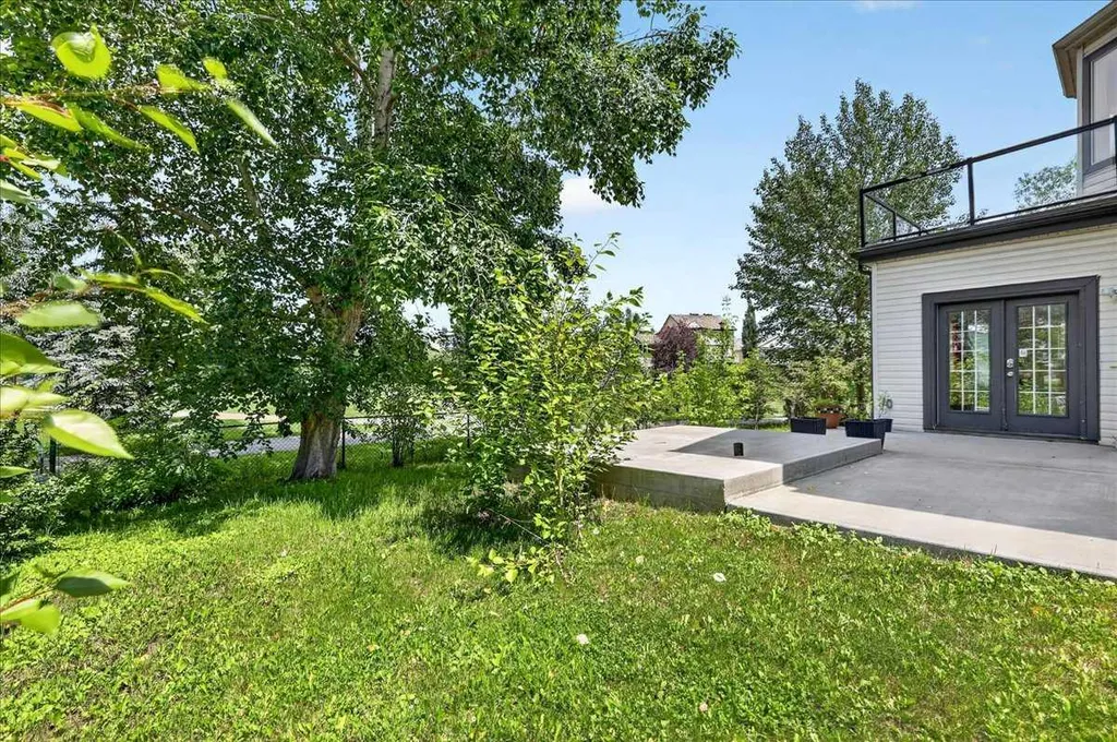 254 Douglas Glen Heath SE Calgary AB T2Z 2N1