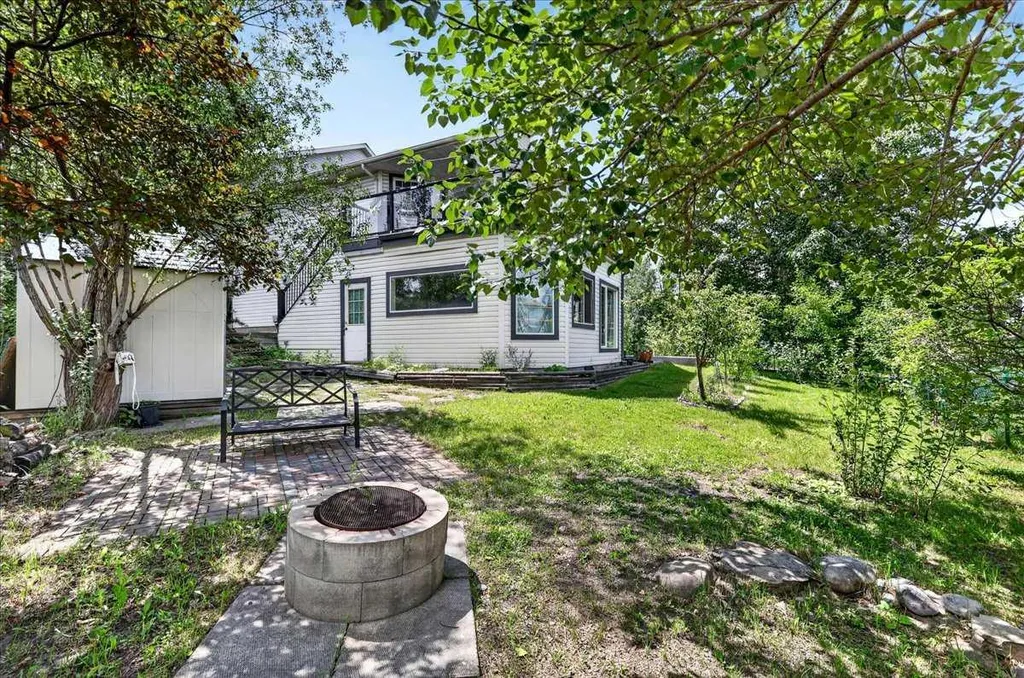 254 Douglas Glen Heath SE Calgary AB T2Z 2N1
