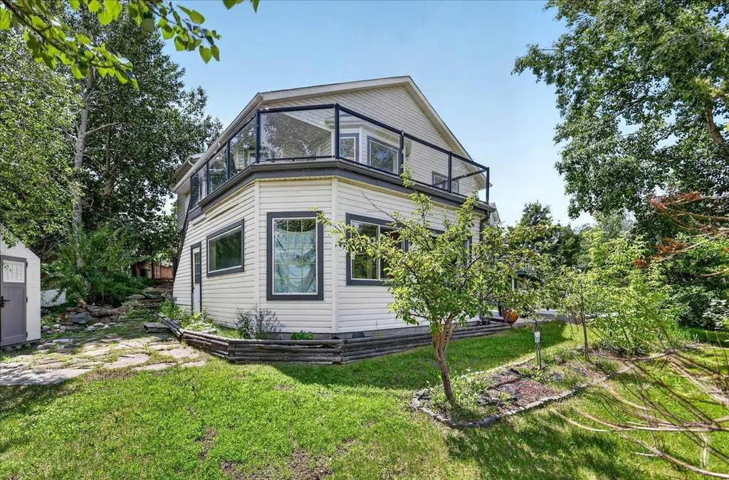 254 Douglas Glen Heath SE Calgary AB T2Z 2N1