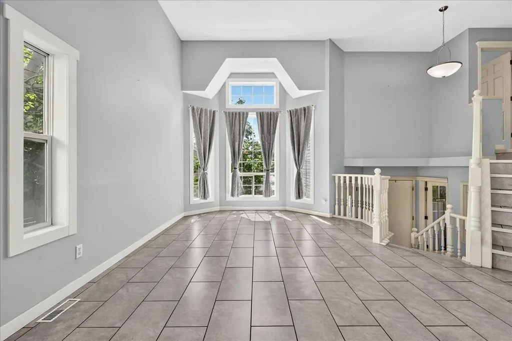 254 Douglas Glen Heath SE Calgary AB T2Z 2N1