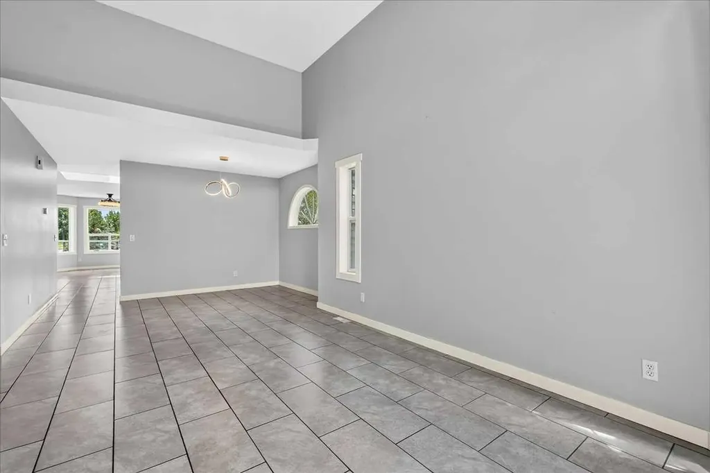 254 Douglas Glen Heath SE Calgary AB T2Z 2N1