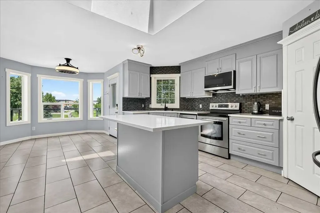 254 Douglas Glen Heath SE Calgary AB T2Z 2N1