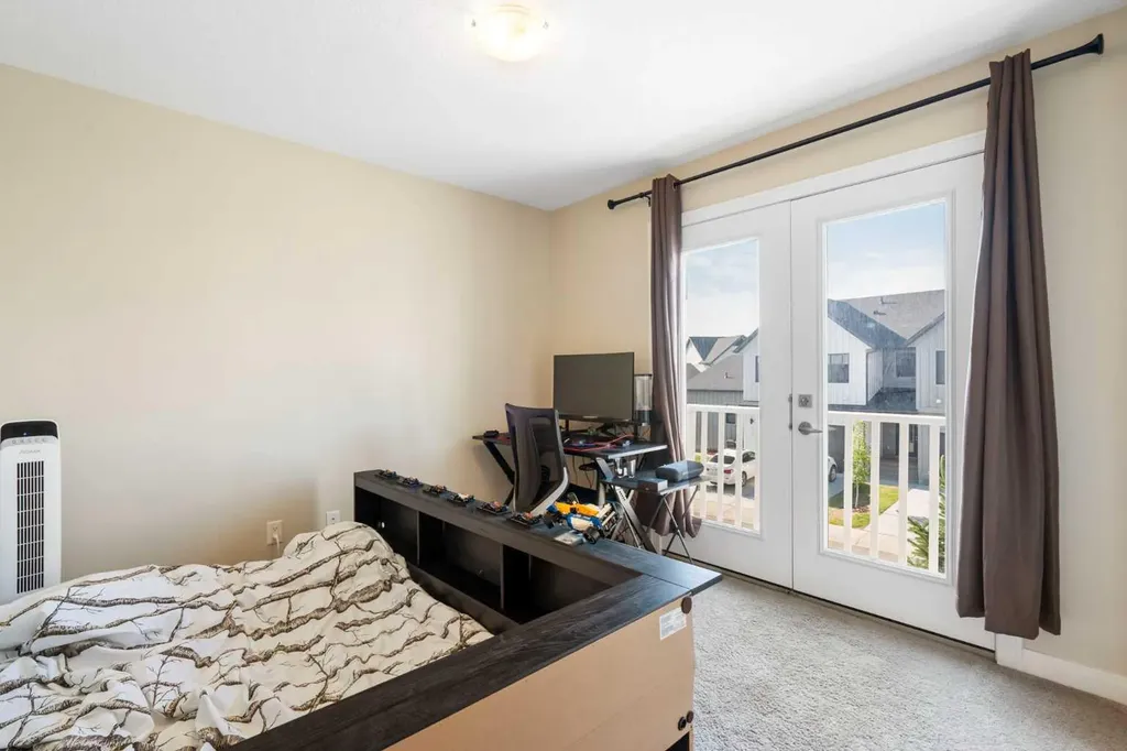 214 Cooperswood Green SW Airdrie AB T4B 3Y6