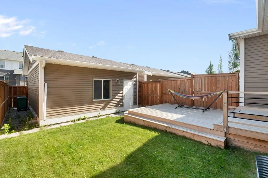 214 Cooperswood Green SW Airdrie AB T4B 3Y6
