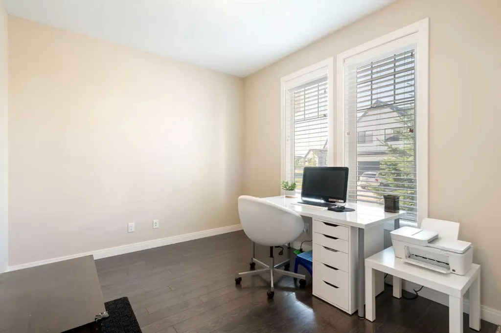 214 Cooperswood Green SW Airdrie AB T4B 3Y6
