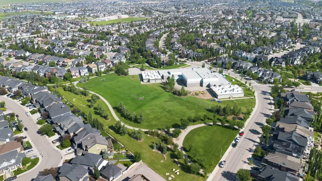 214 Cooperswood Green SW Airdrie AB T4B 3Y6