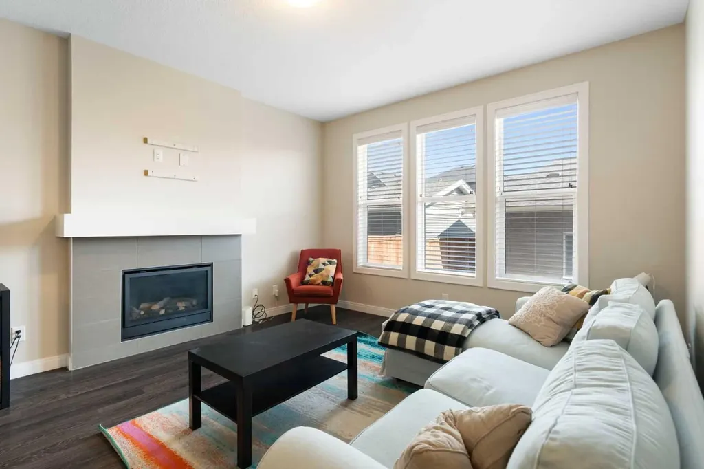 214 Cooperswood Green SW Airdrie AB T4B 3Y6