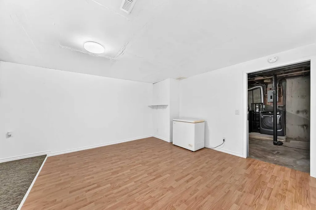 3235 56 Street NE Calgary AB T1Y 2X7