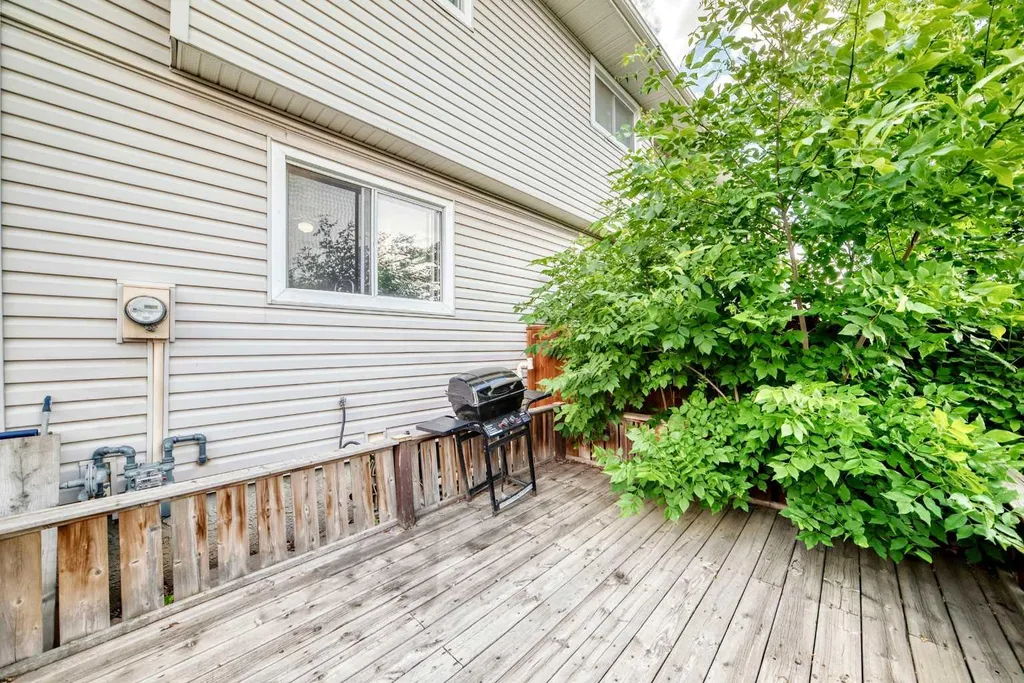 3235 56 Street NE Calgary AB T1Y 2X7
