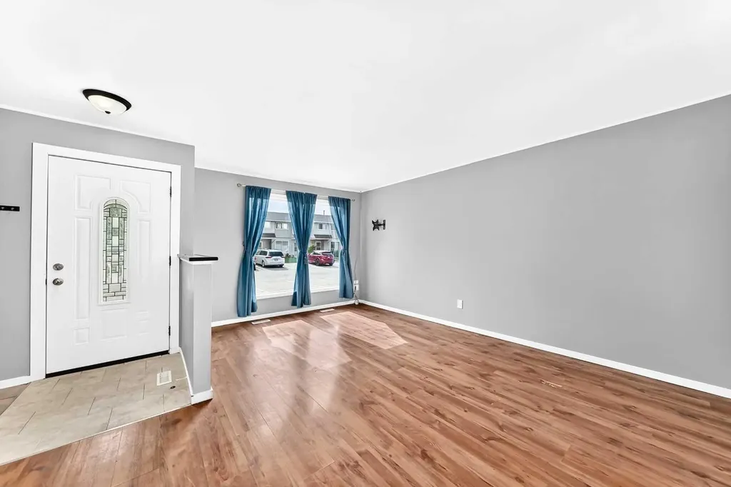 3235 56 Street NE Calgary AB T1Y 2X7