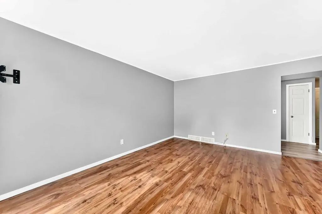 3235 56 Street NE Calgary AB T1Y 2X7
