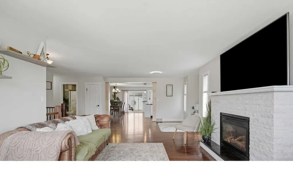 5 Westwood Crescent Sylvan Lake AB T4S 1P6