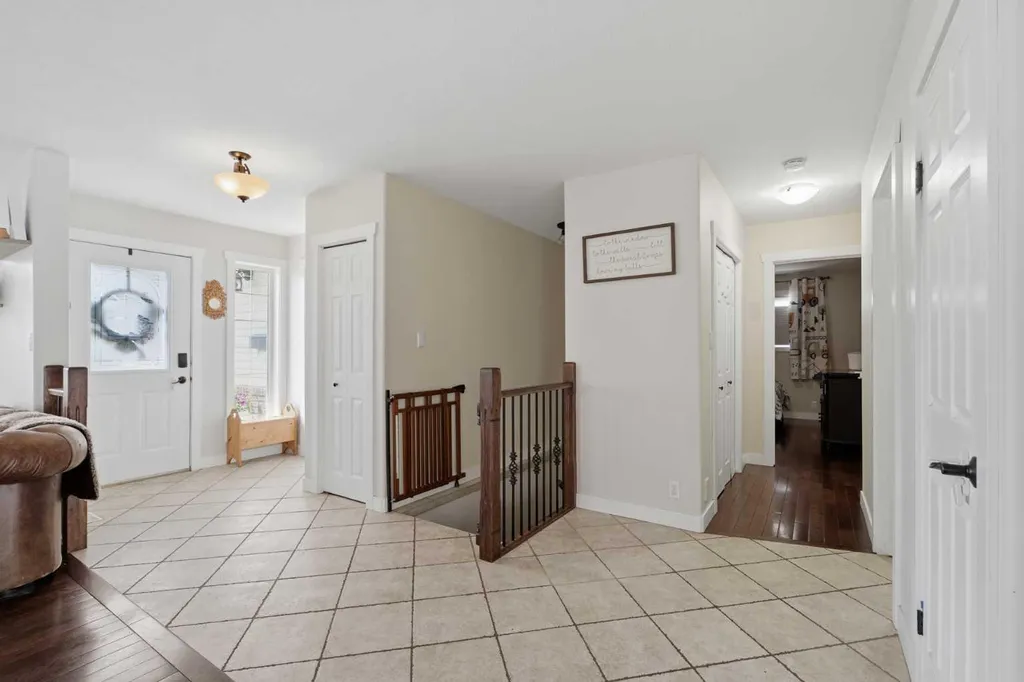 5 Westwood Crescent Sylvan Lake AB T4S 1P6